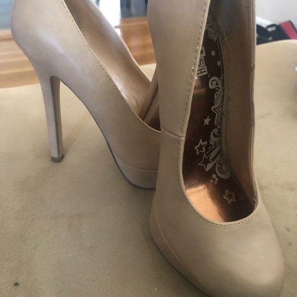 Nude Platform Heels - Picture 2 of 5